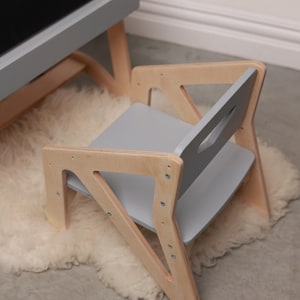 Funktionella småbarnsmöbler - Aktivitetsbord för barn med växande stol - Montessori barnmöbler - Bord och stol för småbarn - En barnmöbeluppsättning bild 5