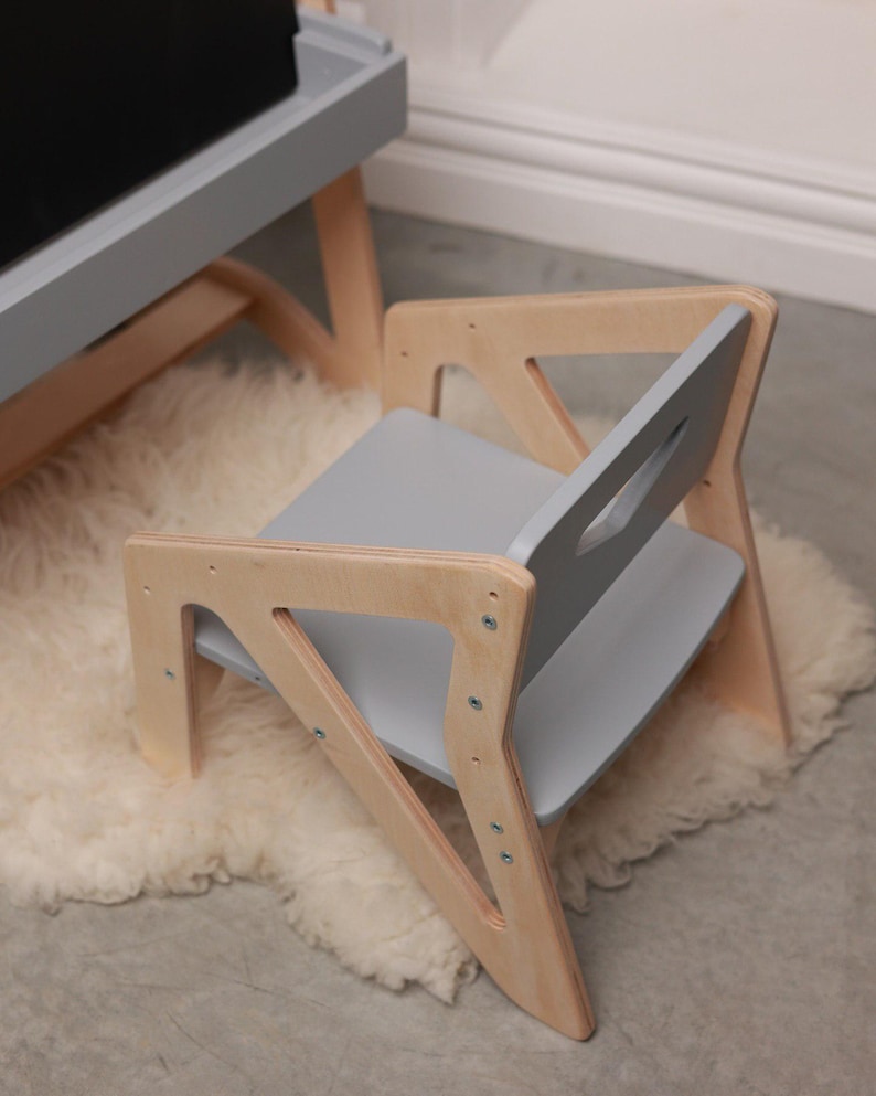 Funktionella småbarnsmöbler - Aktivitetsbord för barn med växande stol - Montessori barnmöbler - Bord och stol för småbarn - En barnmöbeluppsättning bild 5