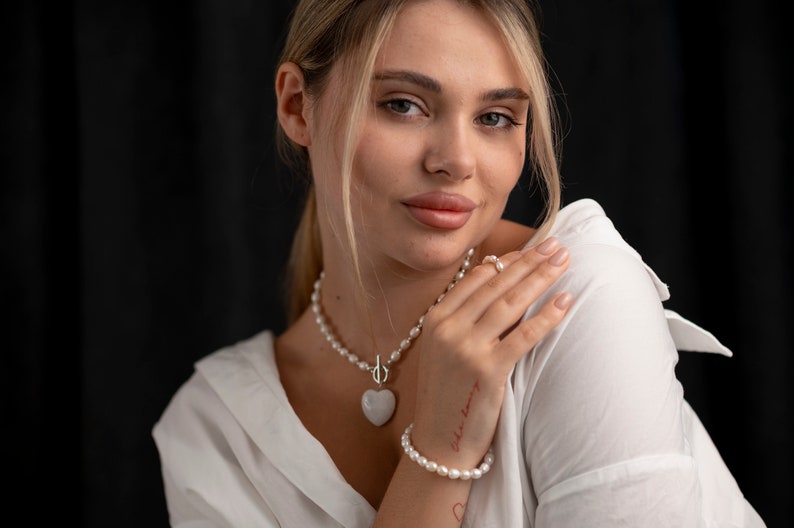 Elegant Pearl Choker with Heart Charm Classy Women's Necklace Stylish Pearl Beads Feminine Jewellery image 8