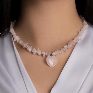 Natural Rose Quartz Beaded Choker - Delicate Crystal Necklace/Rose quartz necklace with heart pendant/Raw Rose Quartz Necklace
