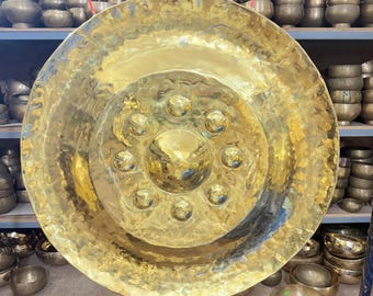 Gong de pezón dorado hecho a mano: instrumento de sanación sonora de Nepal