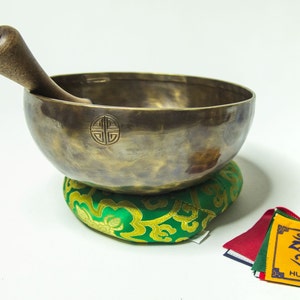 9 inches Full Moon Singing Bowl  - Best for Meditation, Sound Healing, Chakra Balancing - Tibetan Singing Bowl Made on Full Moon Day