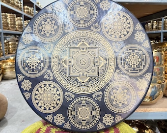 Gong tibetano de mandala hecho a mano: diseño negro y dorado, hecho en Nepal