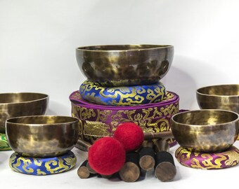 Klankschalenset met zeven chakra's: handgemaakte Tibetaanse schalen, meditatie en genezing (5-10")