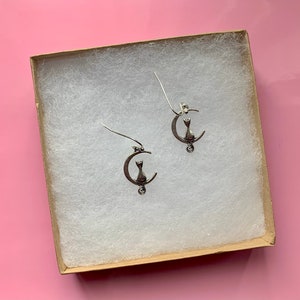Boucles d&#39;oreilles chat dans la lune, Boucles d&#39;oreilles chat, Boucles d&#39;oreilles lune, Cadeau pour amoureux des chats, Boucles d&#39;oreilles animaux, Boucles d&#39;oreilles en argent, Boucles d&#39;oreilles célestes, Boucles d&#39;oreilles d&#39;Halloween
