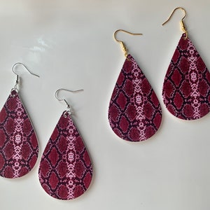 Wooden Teardrop Earrings, Pink Jewelry, Boho Earrings, Snakeskin Earrings, Retro Accessories, Lightweight Earrings, Summer Earrings