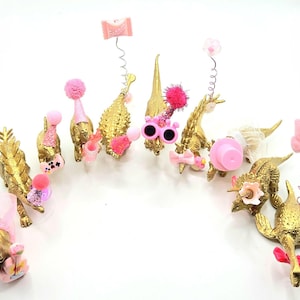 Mini dinosaurios dorados / Dinosaurio para fiestas / Chispas de mesa / Tema de dinosaurio / Adorno para tarta de dinosaurio / Dinosaurio / Mini sombreros de fiesta / Rellenos para bolsas de fiesta / imagen 9