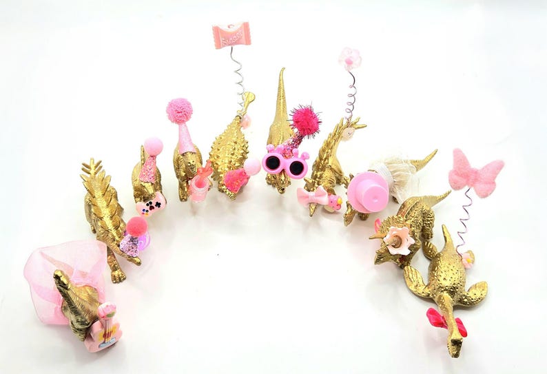 Mini dinosaurios dorados / Dinosaurio para fiestas / Chispas de mesa / Tema de dinosaurio / Adorno para tarta de dinosaurio / Dinosaurio / Mini sombreros de fiesta / Rellenos para bolsas de fiesta / imagen 9