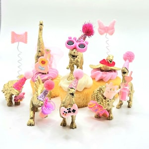 Mini dinosaurios dorados / Dinosaurio para fiestas / Chispas de mesa / Tema de dinosaurio / Adorno para tarta de dinosaurio / Dinosaurio / Mini sombreros de fiesta / Rellenos para bolsas de fiesta / imagen 2