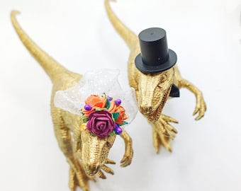 Topper per torta nuziale con dinosauro / Torta con dinosauro d'oro / Decorazione di nozze / Dinosauro d'oro / Tema di matrimonio con dinosauro / Coppia di sposi con dinosauro / T Rex