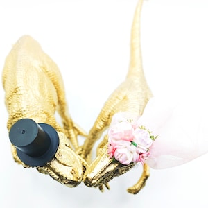 Dinosaur Wedding Cake Topper | Gold Dinosaur Cake | Wedding Decor | Gold Dinosaur | Dinosaur Wedding Theme | Dinosaur Wedding Couple | T Rex