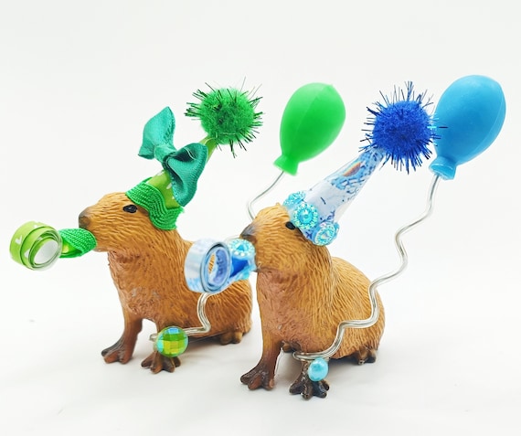 Capybara Cake Topper | Cake Topper | Party Decoration | Party Animal | Party Hats | Capybara Gift | Zoo Theme | Animal Cake Decoration