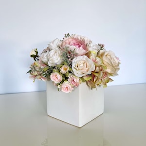 Lentebloemstuk, klein pioenstuk, bloemencadeau