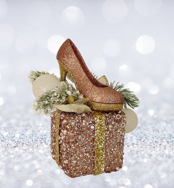 Amazon.com: VOSAREA 24pcs Silver Glitter High Heel Shoe  Ornaments Glitter High Heels Lot of 17 Christmas Tree Gift Packages Pre Wrapped main image 1