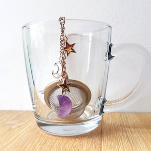 Thee-ei met Amethyst Cresent Moon Phase en sterbedels, naturligt kwartssteen, edelsteenhangerkristallen bolzeef mesh theehouder cadeau