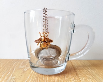 Tea Infuser with Gold BEE pendant for fresh loose tea leaf, personalized unique original fun present gift high tea lover bee keeper honey