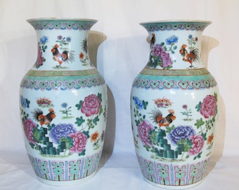 pair of large Chinese famille rose porcelain vases early 20th century