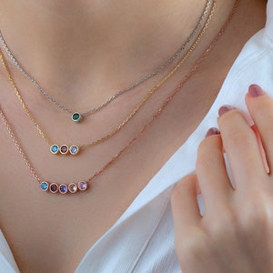 Collier de pierres de naissance, collier de pierres de naissance de famille, collier pour mères, cadeau de pierre de naissance, cadeaux pour mère maman, cadeau de demoiselle d&#39;honneur, cadeau pour elle