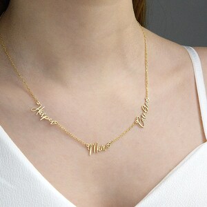 Collar familiar grabado personalizado con cuatro nombres • Collar con el nombre de la familia • Regalo único para mamá • Joyería personalizada • Regalo hecho a mano para el día de la madre