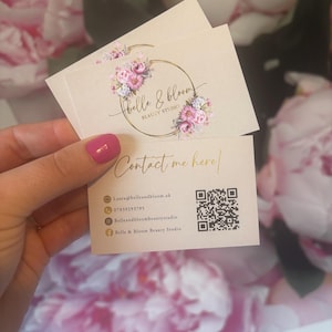 Visitenkarten für Beauty- und Friseursalon. Individuelles Design und Druck. Schreibwaren für Ästhetik und Kundenkarten. Mein Canva Design drucken lassen.