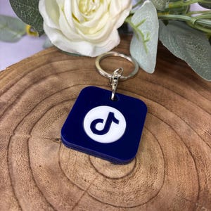 Portachiavi NFC personalizzato, portachiavi con prenotazione estetica, biglietto da visita, portachiavi Instagram, biglietto da visita digitale, portachiavi in acrilico, portachiavi intelligente,