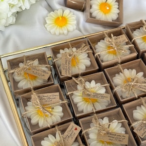 Candele a forma di margherita per matrimoni / Candele bomboniere per addio al nubilato / Candele bomboniere uniche per gli ospiti / Candele a forma di margherita per feste