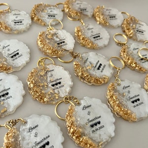 Wedding keychain favors | Bridal shower keychain favors | Elegant wedding favors | Unique wedding gifts | Bridesmaid gift ideas