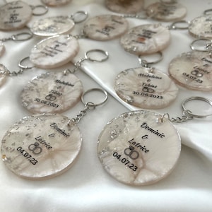 Silver wedding keychain favors | Baby shower keychain favors | Wedding gifts in bulk | Baby shower gifts for guests | Party shower favors