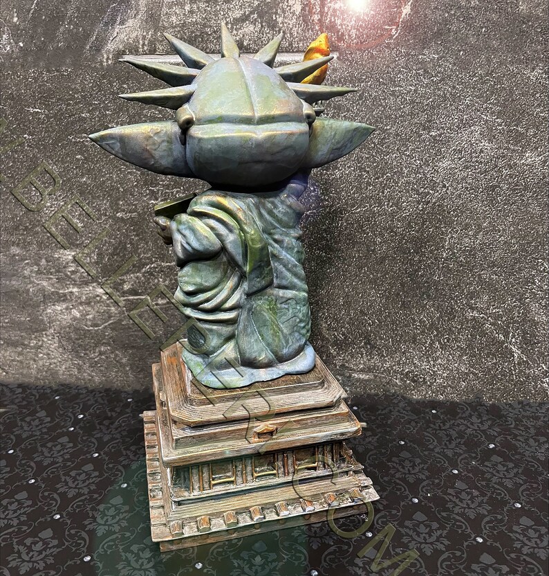 yoda and grogu statue