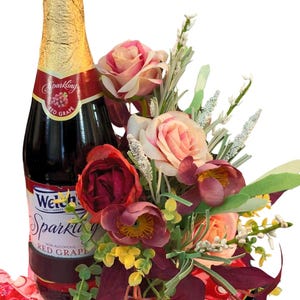 Floral Wine Bottle Bouquet Clip: Custom Event Decor