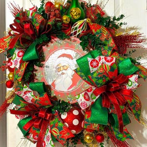 Retro Santa Christmas Wreath: Red, Green, and Gold Holiday Decor