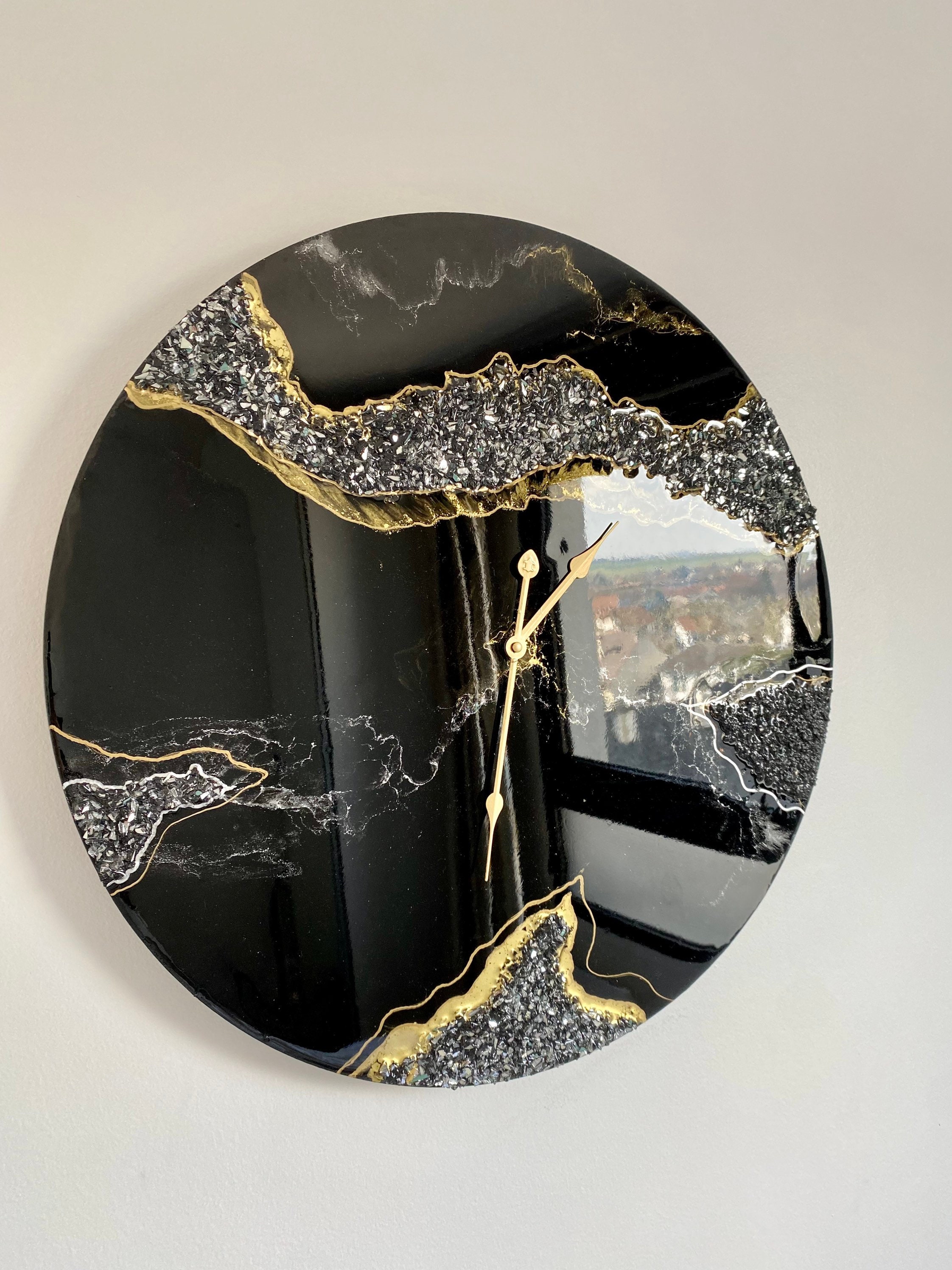 Grande Horloge Noire en Résine et Cristaux