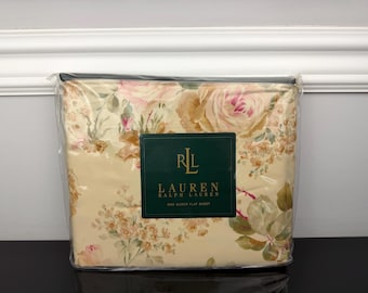 1990s New Ralph Lauren Woodstock Garden Floral Pink Cream English Country Cottage 100% Cotton Sateen QUEEN Flat Sheet ITALY