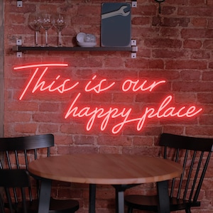 Questo è il nostro posto felice Insegna al neon personalizzata, luci a LED per la casa, insegna luminosa al neon per la camera da letto, regali personalizzati per insegne a LED Decorazione da parete
