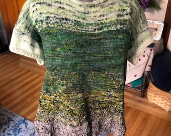 Hand knit women’s short sleeved sweater fade lace detail