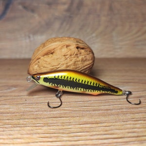 Veles Handcrafted Lure 40mm-2,8gr Sinking. Trout Fishing Lure. Twitching  Action Bait. Made From Balsa Wood. Single Inline Hooks. 