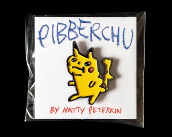 PIBBERCHU overgestimuleerde gele geëmailleerde pika pin-badge – nerd, nerd, grap, verjaardag, kerstmis, elektrische muis, retrogame, kanto, tbh, jaren 90