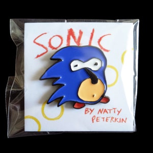 Sonic the Hedgehog enamel pin badge – Sanic GOTTA GO FAST badly drawn – by Natty Peterkin