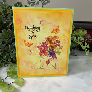Original tarjeta de felicitación de arte hecho a mano usando tinta de alcohol - Pensando en usted - Floral - En blanco en el interior