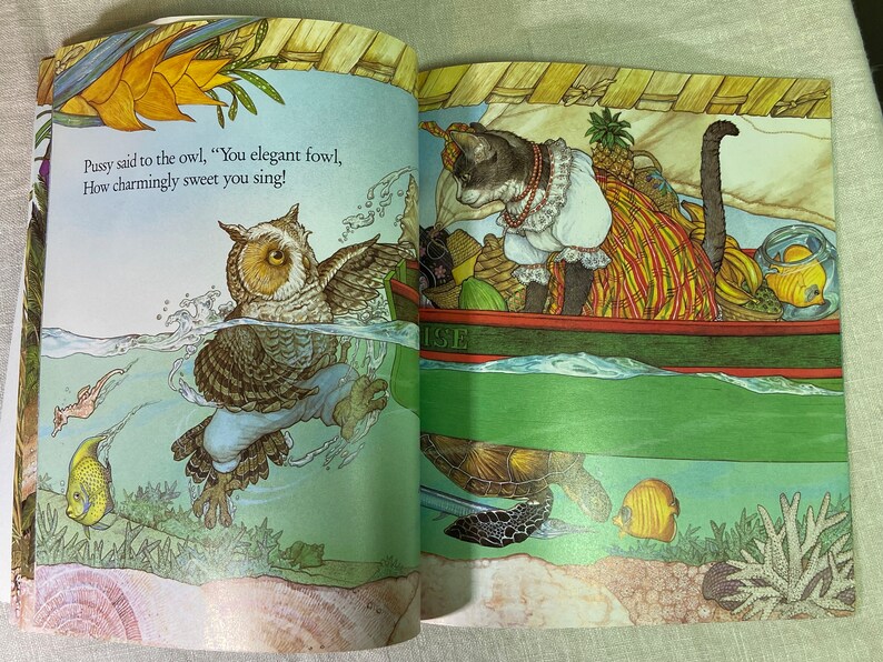 The Owl and the Pussycat Illustrated by Jan Brett Classic Childrens