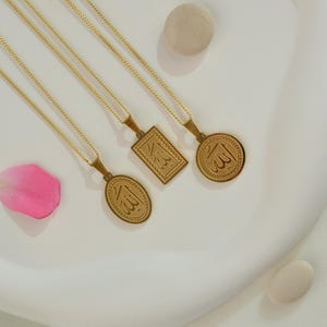 Allah Calligraphy Pendant Necklace – Stainless Steel Gold Plated – Oval, Round & Rectangle Options – Unisex Islamic Jewelry