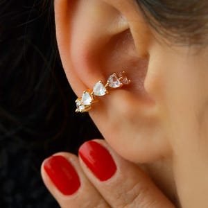Heart Shaped Zircon Stone Adjustable Cartilage Earcuff • No Piercing Earcuff • Adjustable Earcuff