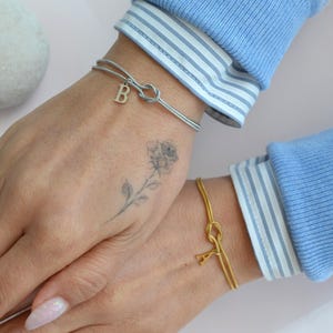 Pulsera de nudo con inicial personalizada - Regalo de acero inoxidable dorado y plateado • Pulsera de nudo de pareja con dije de letra - Acero inoxidable ajustable