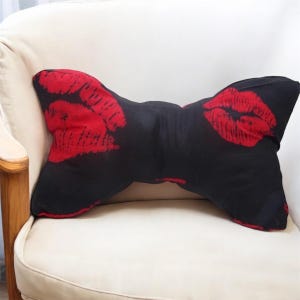Neck support cushion, red and black reading bone, ergonomic head support, relaxation cushion, book holder, reading in bed, reading accessory