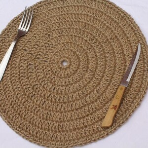 Round placemat in jute thread, rustic under plate, boho table decoration, natural centerpiece, handmade trivet image 7