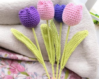 Bukett med rosa tulpan- och lavendelblommor, personligt blomsterarrangemang, handgjorda virkade blommor, varaktig blomstergåva