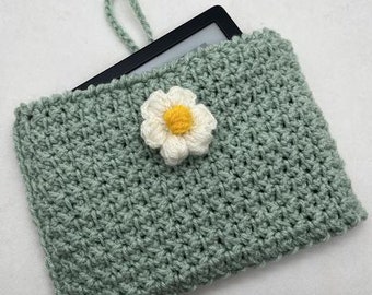 Daisy e-reader cover, Kindle carrying pouch, e-reader case, flower crochet protective cover, reading accessory gift