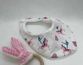 Baby bib, infant bandana bib in bamboo sponge and cotton, small bib with snap button, birth gift, maternity box