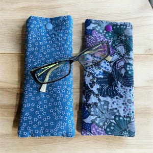 Etui lunettes de vue molletonné, pochette lunettes de soleil sur mesure, housse protection personnalisée avec pression, cadeau utile mixte