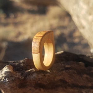 Irregular design olive wood ring, unisex, aniversary, eco jewellery, organic, woodbark